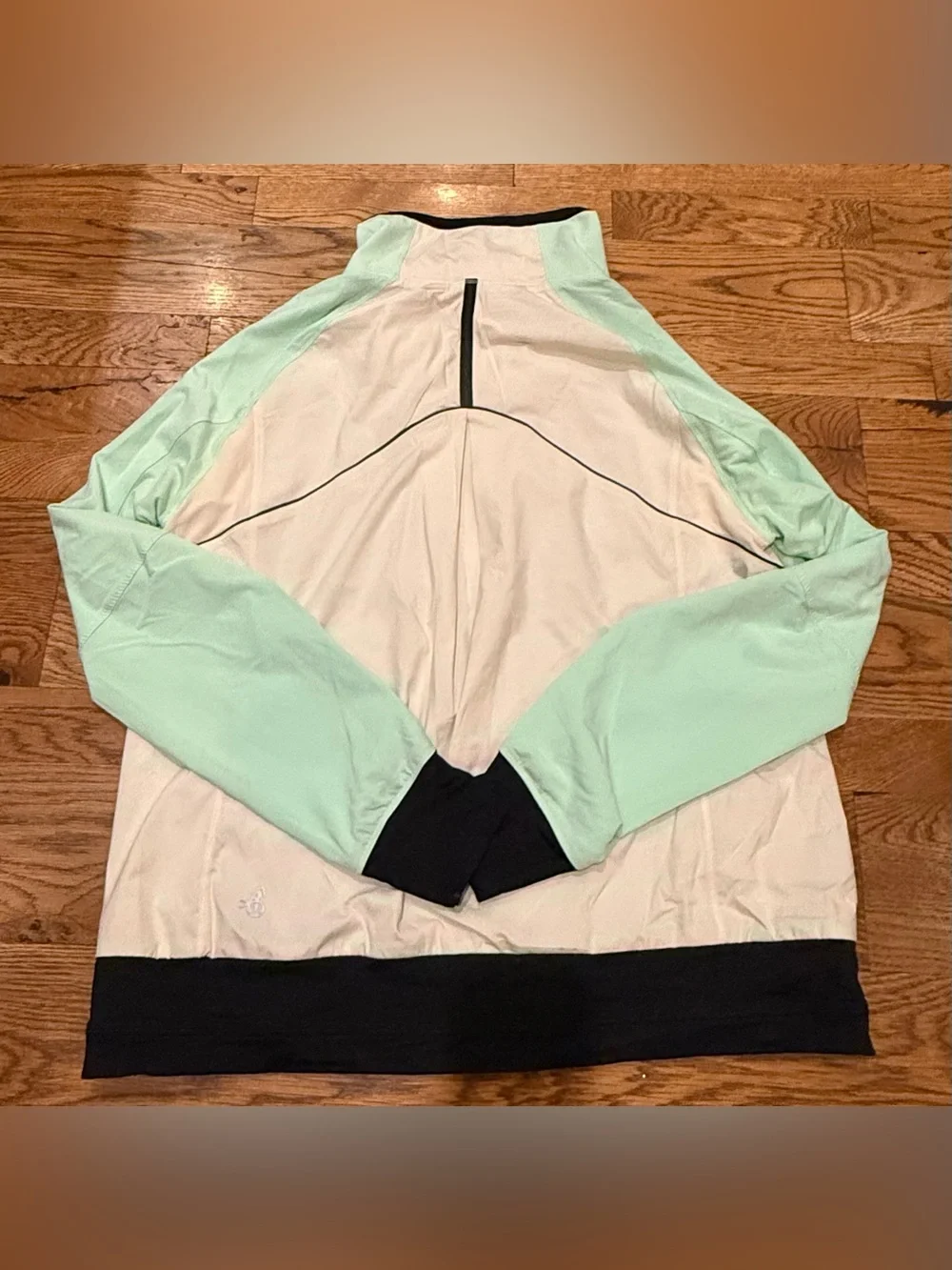 Lululemon. *Rare* Seawheeze Track Attack Jacket. Mint/White/Black. Size 12.